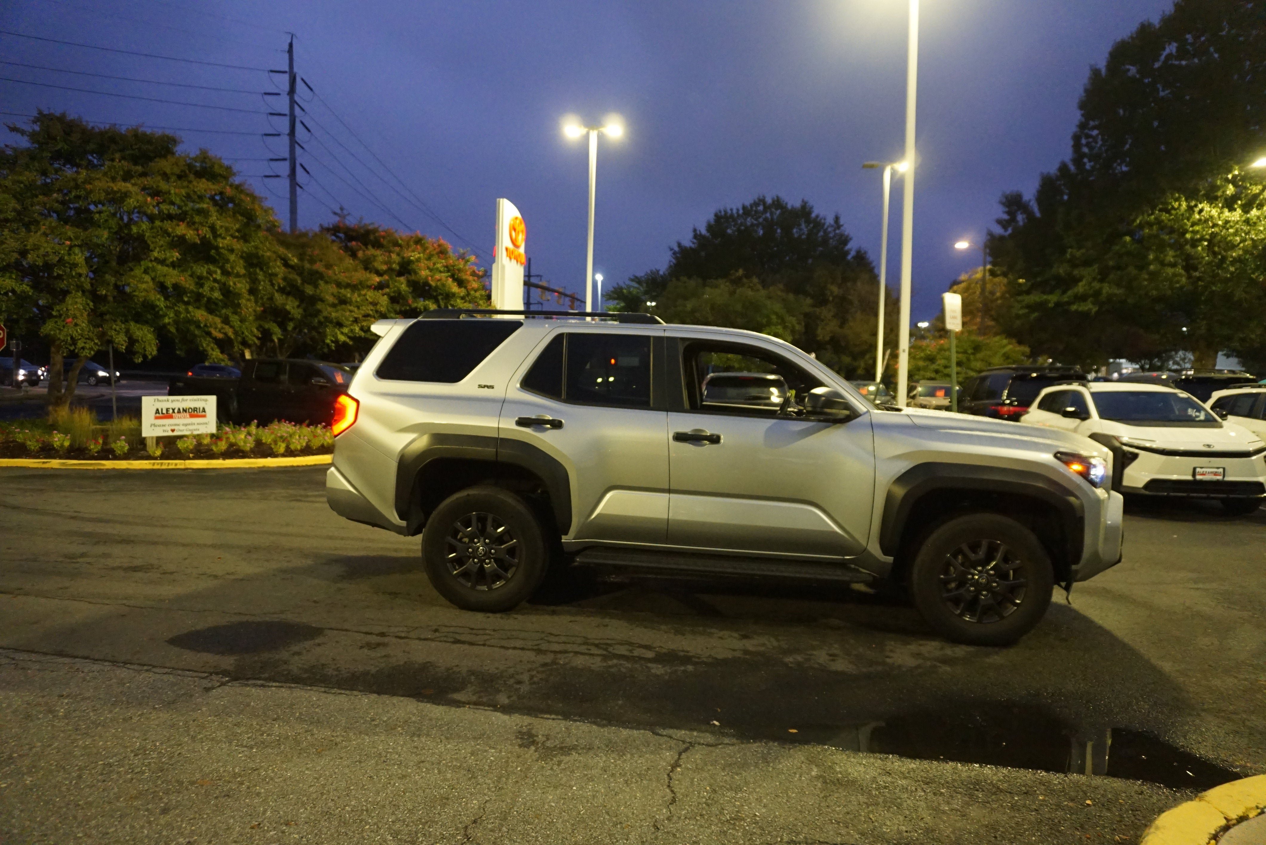 Used 2025 Toyota 4Runner SR5 AWD/4WD image 3
