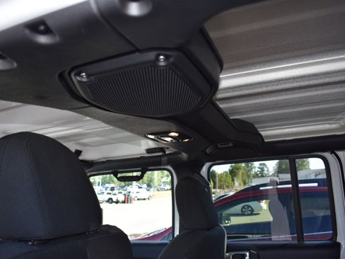 Used 2021 Jeep Wrangler Unlimited Sport AWD/4WD image 26