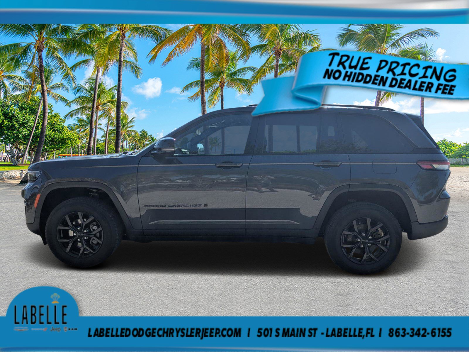 Used 2025 Jeep Grand Cherokee Altitude AWD/4WD image 6