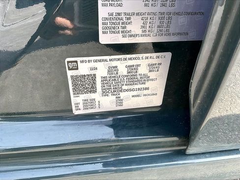 Used 2025 Chevrolet Silverado 1500 LT AWD/4WD image 32