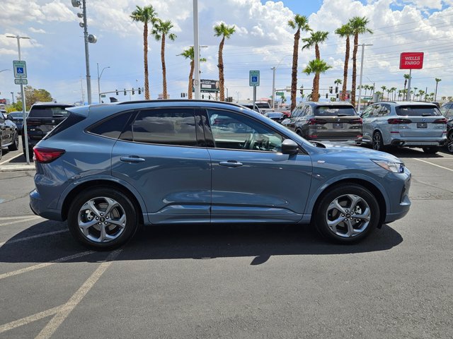 Used 2023 Ford Escape ST-Line w/ Tech Pack #1 FWD image 4
