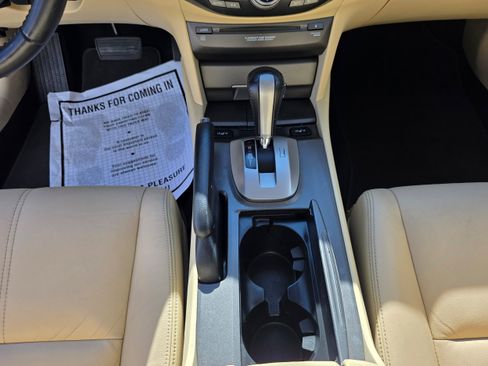 Used 2011 Honda Crosstour EX-L image 18