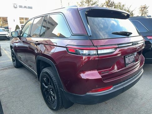 New 2026 Jeep Grand Cherokee Altitude image 3