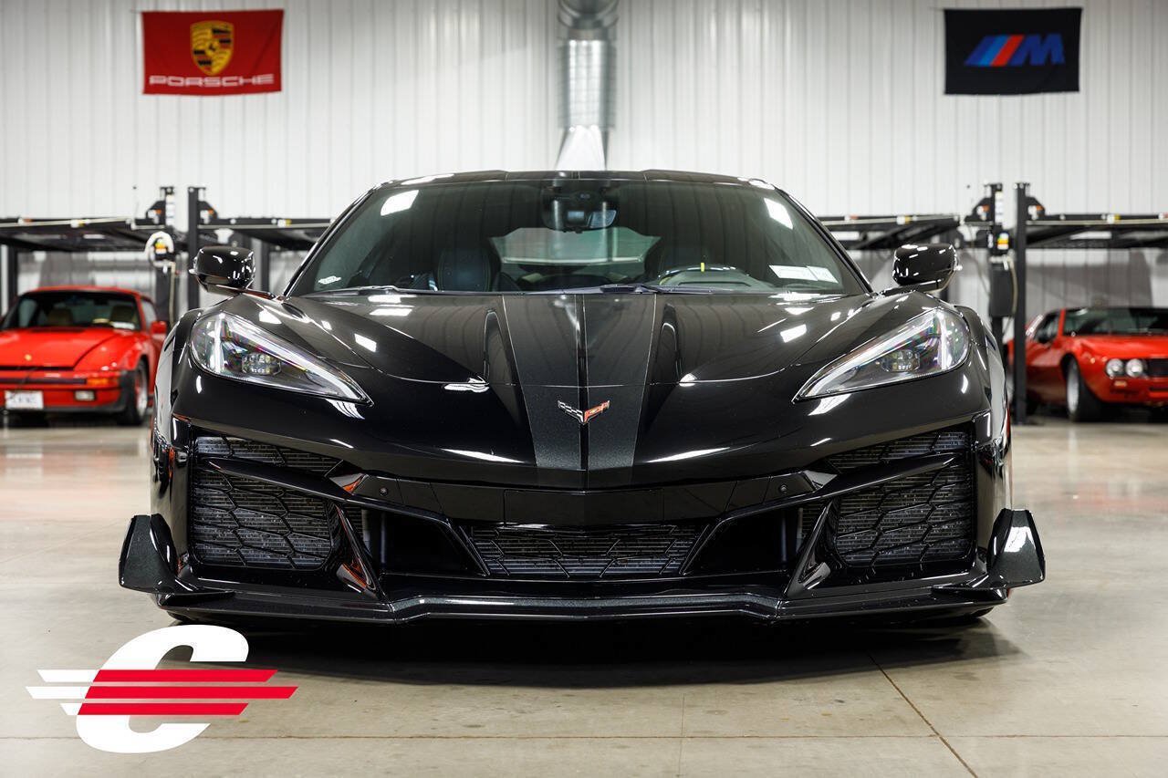 Used 2023 Chevrolet Corvette Z06 w/ Z07 Performance Package RWD image 8
