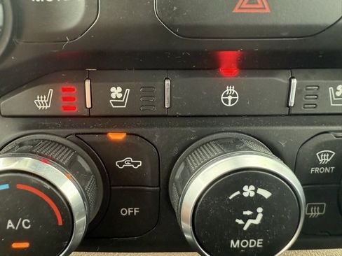 Used 2022 RAM 1500 Laramie image 24