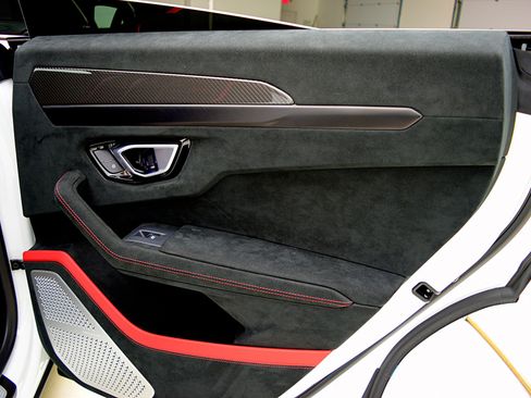 Used 2024 Lamborghini Urus Performante image 46