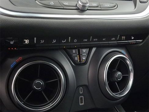 Used 2025 Chevrolet Blazer LT image 15