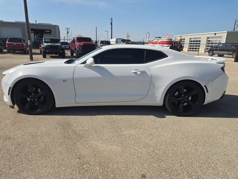 Used 2018 Chevrolet Camaro SS RWD image 6
