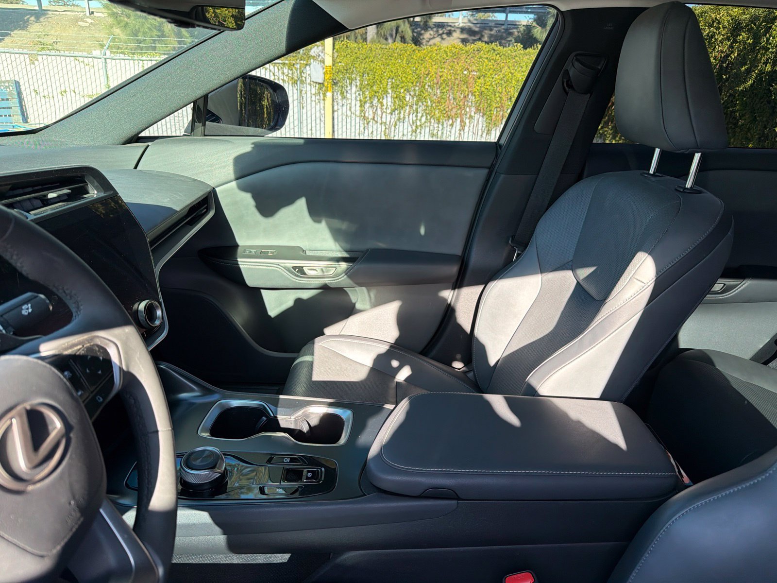 Used 2024 Lexus RZ 300e Premium w/ Technology Package FWD image 5