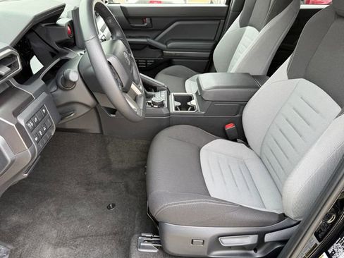 Used 2025 Toyota 4Runner TRD Off-Road image 12