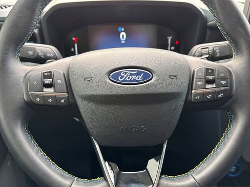 Used 2025 Ford Maverick Lobo image 22