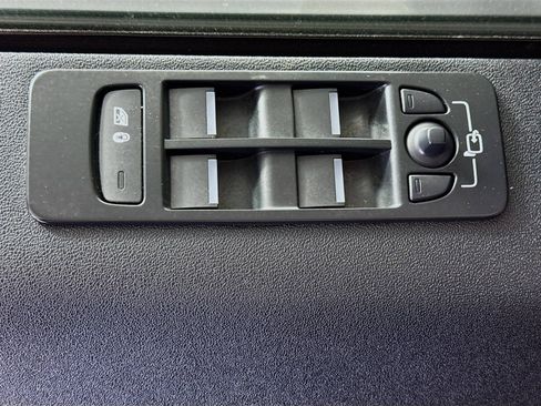 Used 2023 Land Rover Discovery Sport S R-Dynamic image 22