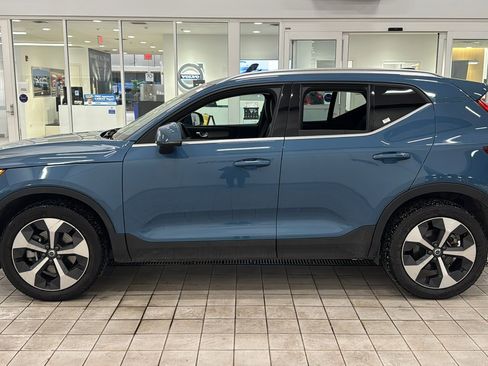 Certified 2025 Volvo XC40 B5 Plus image 8
