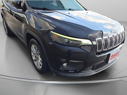 Used 2019 Jeep Cherokee Latitude w/ Popular Appearance Group image 2