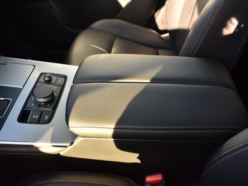 Used 2025 MAZDA CX-90 3.3 Turbo w/ Preferred Package image 23