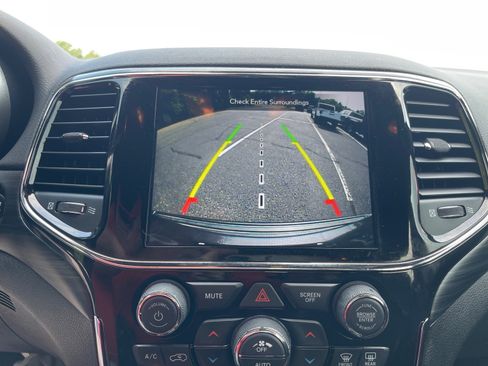 Used 2020 Jeep Grand Cherokee Altitude RWD image 6