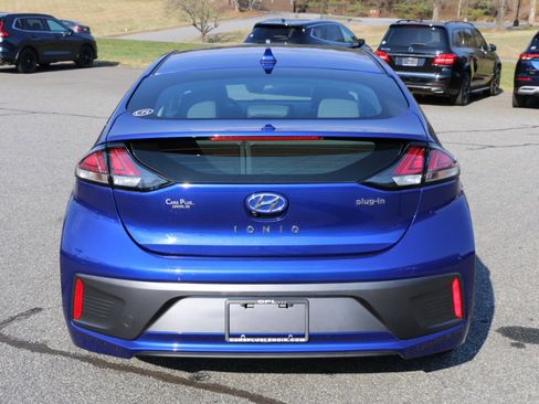 Used 2021 Hyundai Ioniq SE image 4