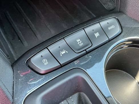 Used 2025 Chevrolet TrailBlazer LT AWD/4WD image 32