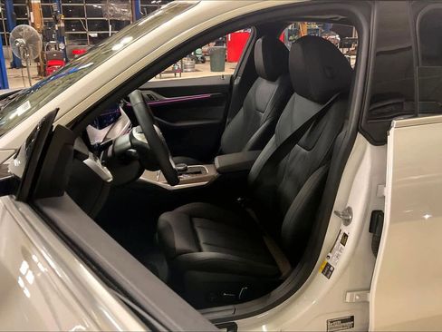 Certified 2025 BMW i4 eDrive40 image 7