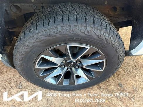 Used 2017 Chevrolet Silverado 1500 LT w/ LT Fleet Convenience Package AWD/4WD image 6