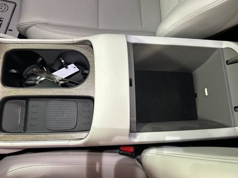 Used 2026 Hyundai Palisade SEL FWD image 19