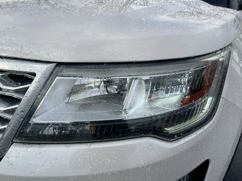 Used 2017 Ford Explorer Platinum image 13