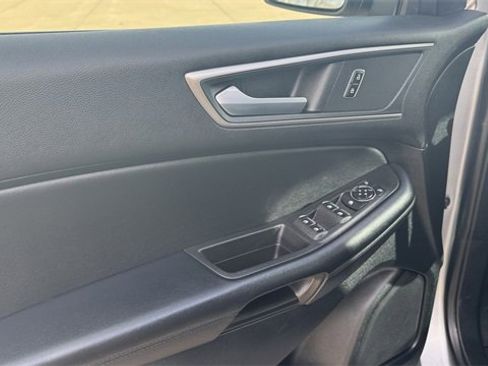 Used 2022 Ford Edge SEL image 19
