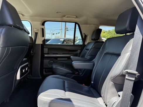 Used 2024 Ford Expedition XLT RWD image 14