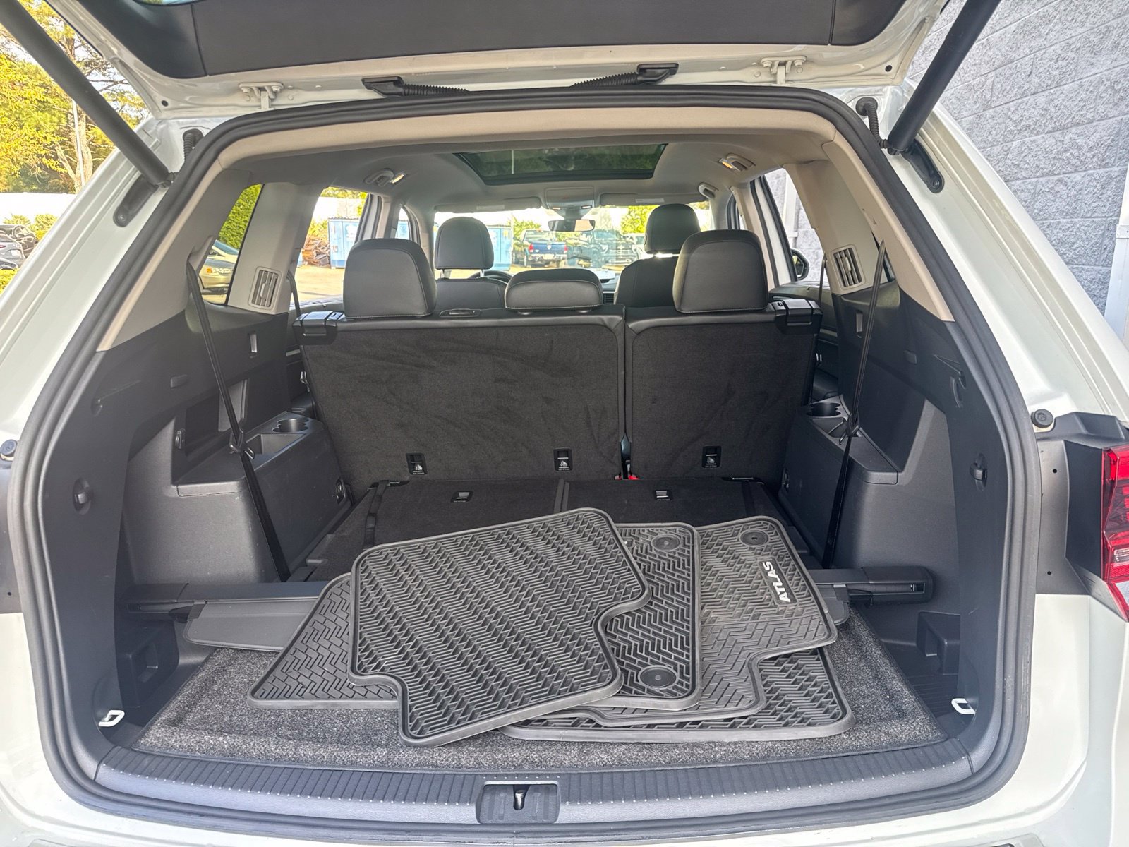 Used 2019 Volkswagen Atlas SEL FWD image 29