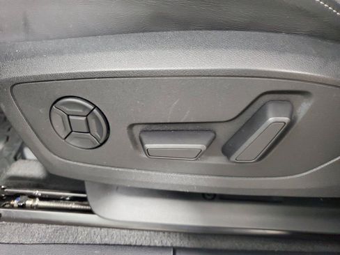 Used 2020 Audi Q3 2.0T Prestige w/ Prestige Package AWD/4WD image 19