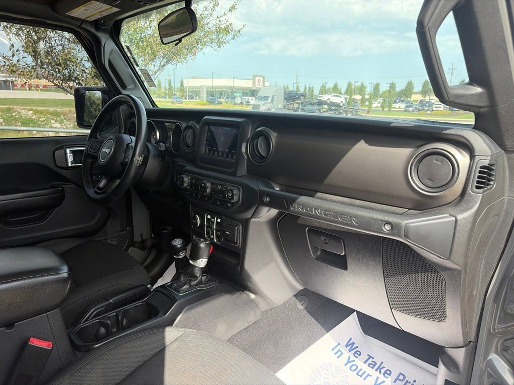 Used 2018 Jeep Wrangler Unlimited Sport S AWD/4WD image 24