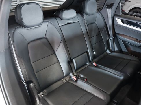 Certified 2026 Porsche Cayenne AWD/4WD image 6