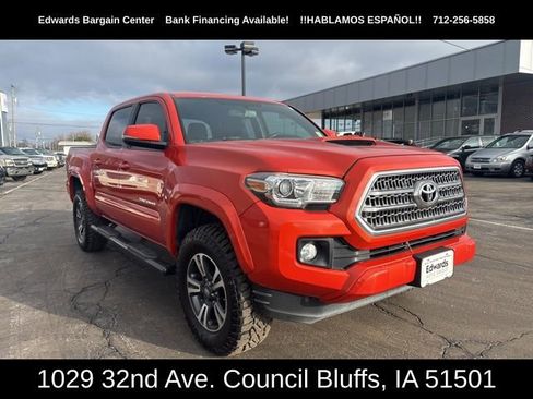 Used 2016 Toyota Tacoma SR image 2