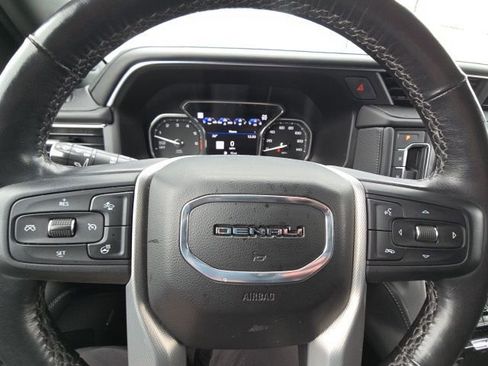 Used 2021 GMC Yukon Denali w/ Denali Premium Package image 5