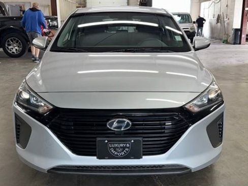 Used 2018 Hyundai Ioniq Blue FWD image 3