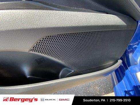 Used 2025 Toyota Camry SE w/ Convenience Package FWD image 28