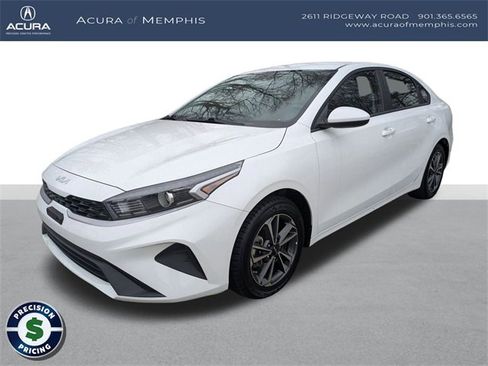 Used 2023 Kia Forte LXS image 1