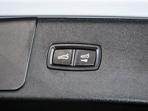 Used 2023 Porsche Cayenne AWD/4WD image 61