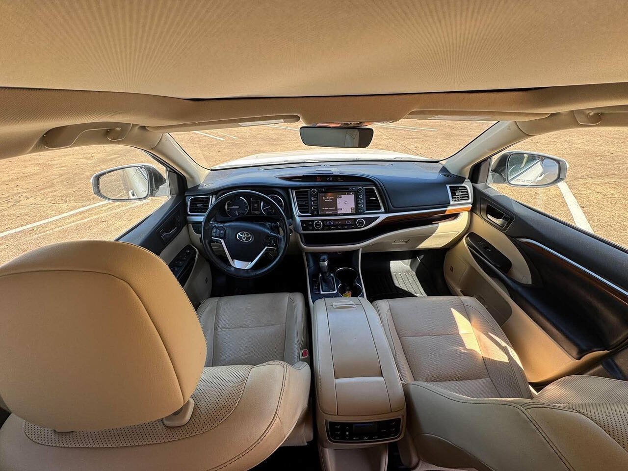 Used 2019 Toyota Highlander Limited Platinum FWD image 16
