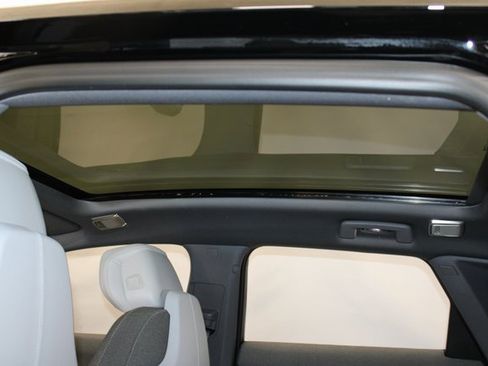 New 2026 Cadillac Optiq Luxury 1 image 8