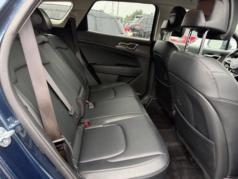 Used 2025 Kia Sportage EX AWD/4WD image 7
