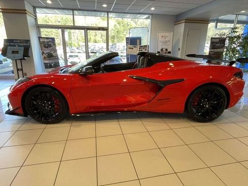 New 2026 Chevrolet Corvette Z06 w/ Z07 Performance Package RWD image 2
