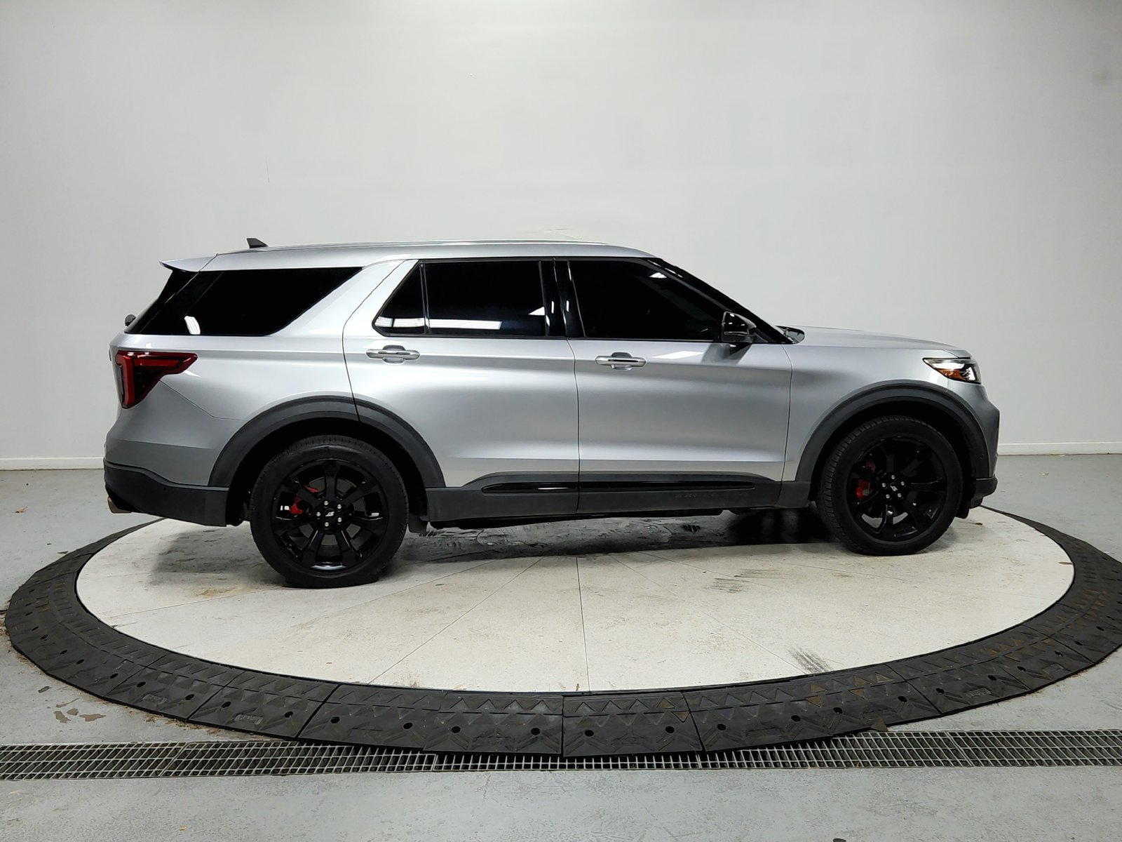 Used 2021 Ford Explorer ST w/ Equipment Group 401A AWD/4WD image 9