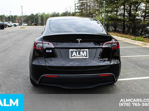 Used 2024 Tesla Model Y Performance image 10
