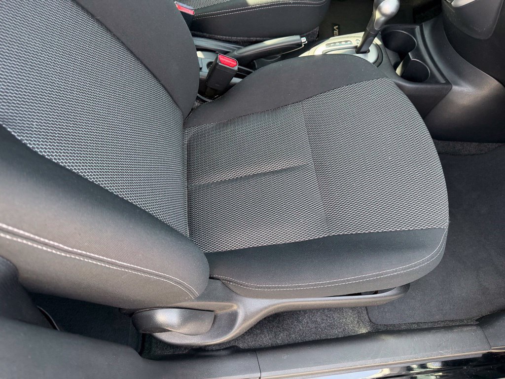 Used 2015 Nissan Versa SV w/ SV Tech Package FWD image 16
