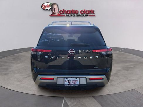 Certified 2022 Nissan Pathfinder SL FWD image 4