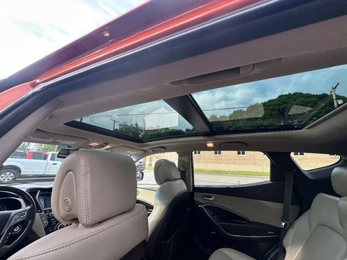 Used 2017 Hyundai Santa Fe Sport w/ 2.4L Tech Package 04 AWD/4WD image 16