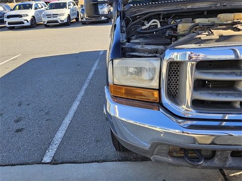 Used 2000 Ford F350 XLT image 2