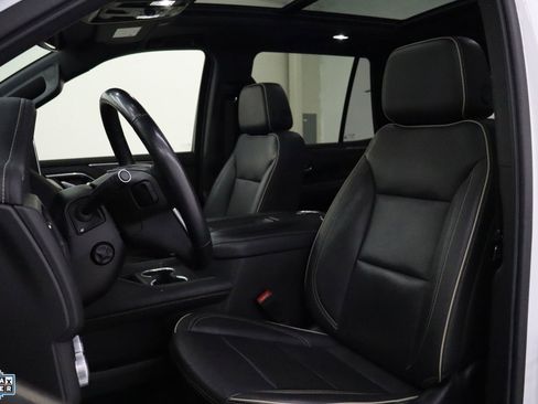 Used 2021 GMC Yukon SLT w/ SLT Premium Package image 12