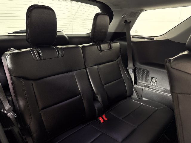 Used 2021 Ford Explorer Limited w/ Equipment Group 301A AWD/4WD image 17